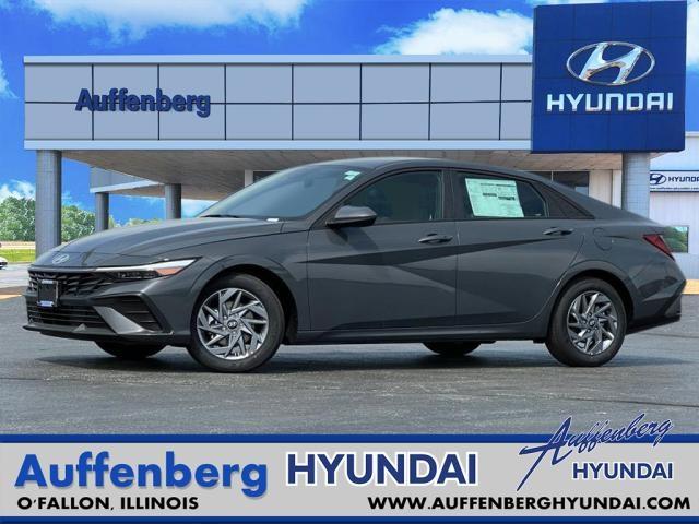 2024 Hyundai ELANTRA Vehicle Photo in O'Fallon, IL 62269