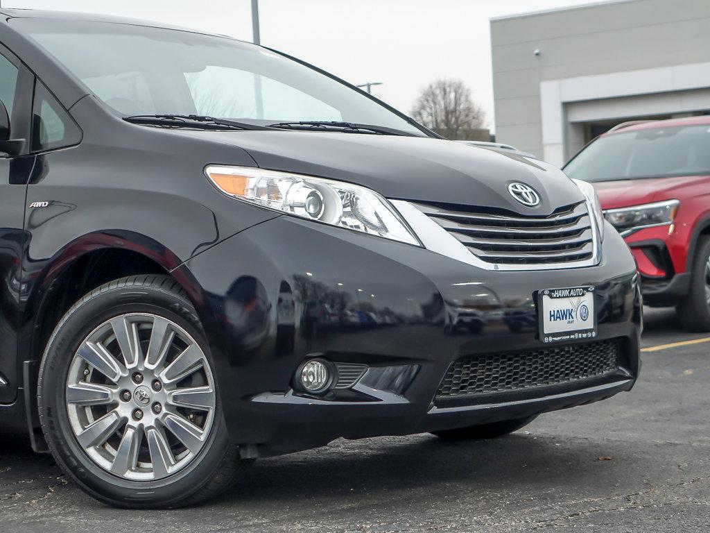 2017 Toyota Sienna Vehicle Photo in Saint Charles, IL 60174