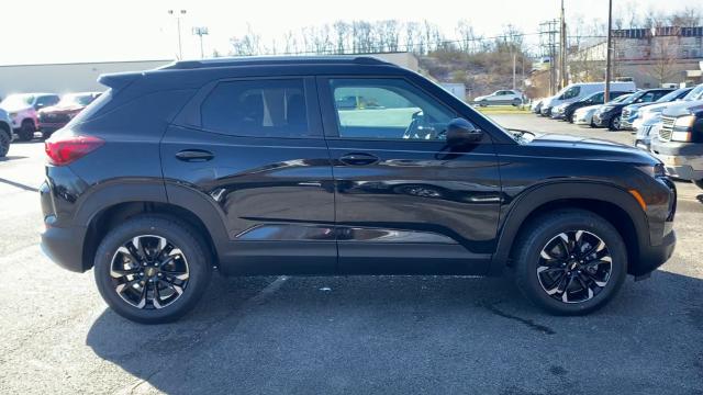 2021 Chevrolet Trailblazer Vehicle Photo in MOON TOWNSHIP, PA 15108-2571