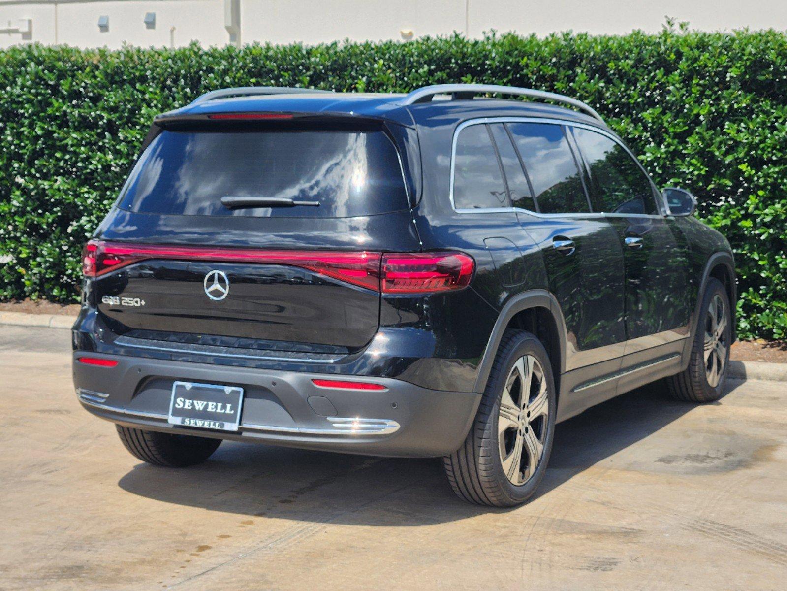 2024 Mercedes-Benz EQB Vehicle Photo in HOUSTON, TX 77079