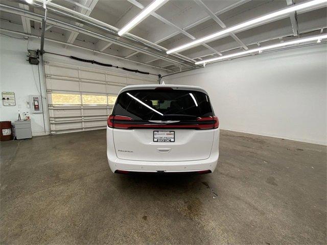 2022 Chrysler Pacifica Vehicle Photo in PORTLAND, OR 97225-3518