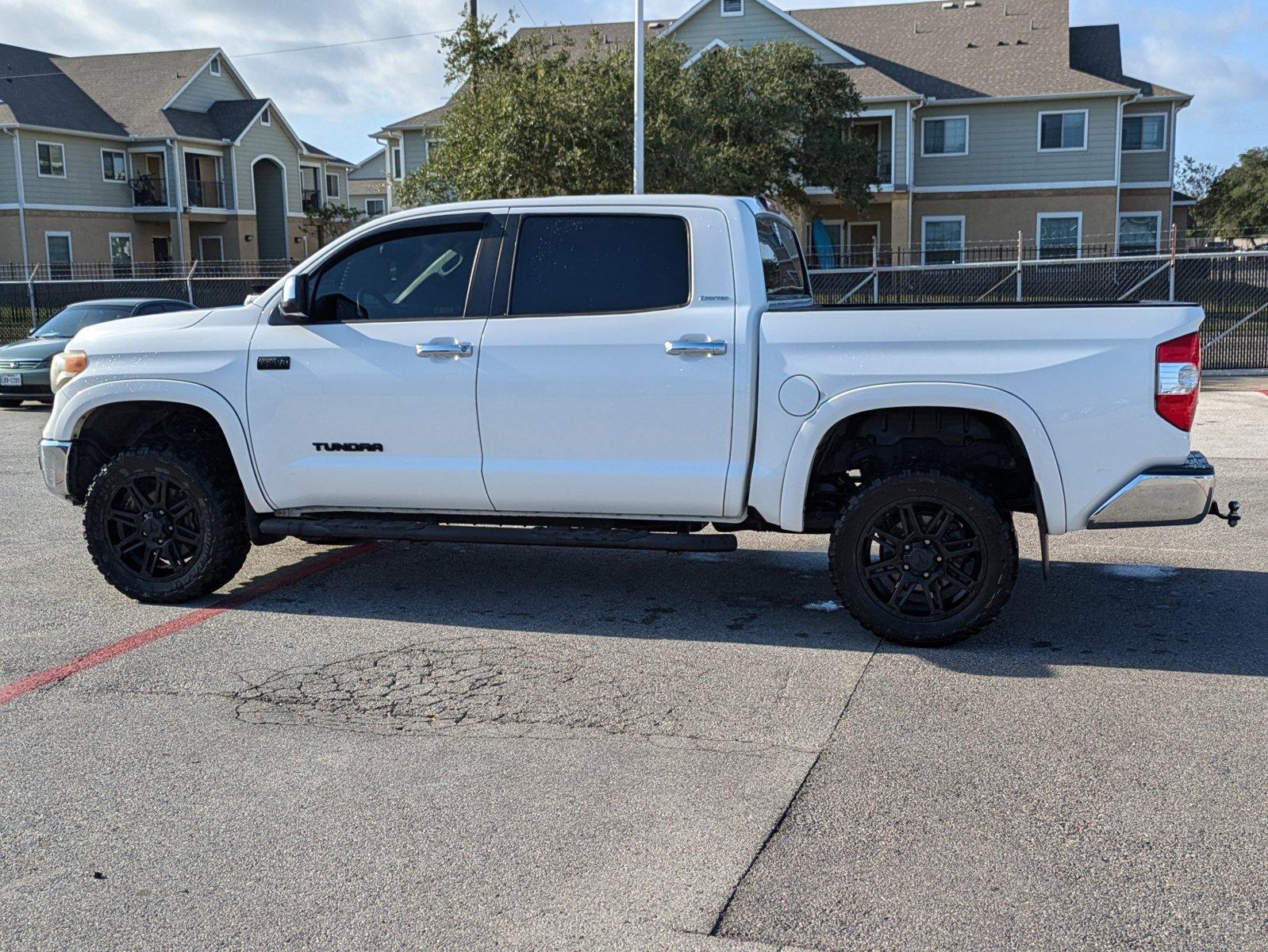 2017 Toyota Tundra 4WD Vehicle Photo in Corpus Christi, TX 78415