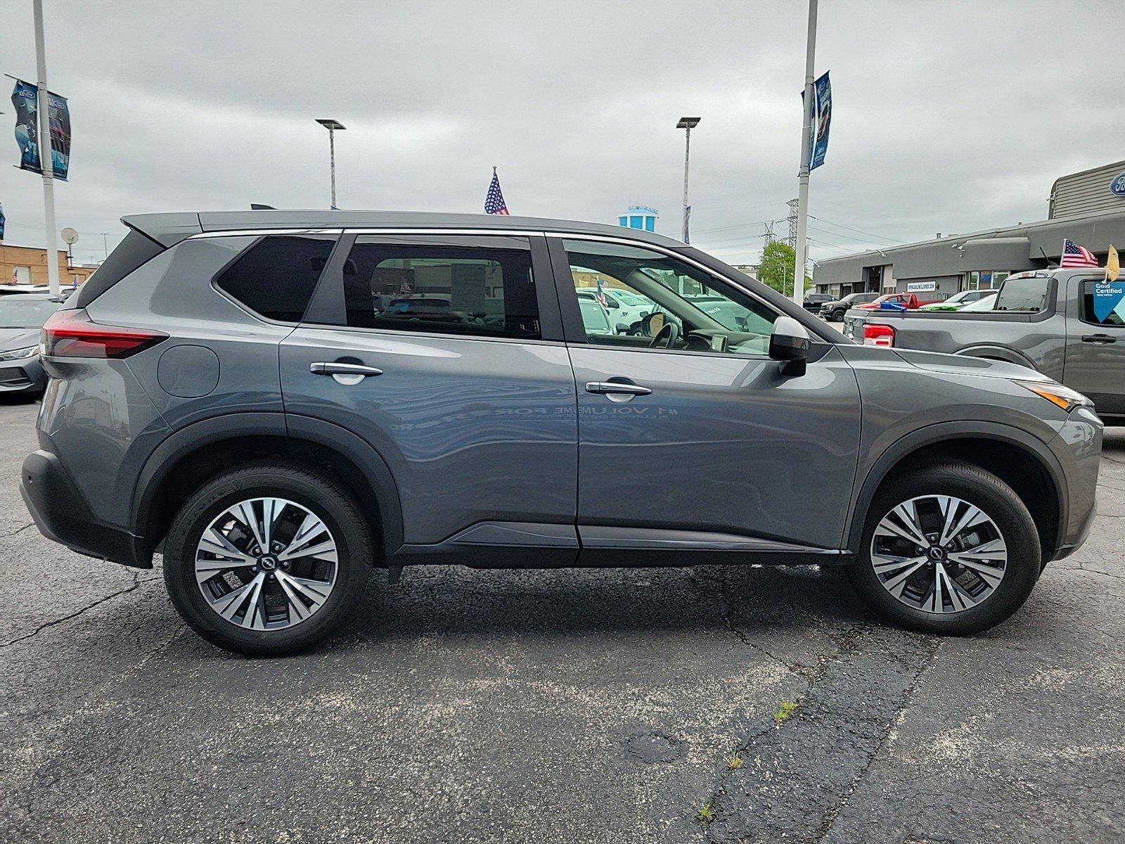 2023 Nissan Rogue Vehicle Photo in Saint Charles, IL 60174