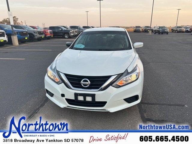 Used 2017 Nissan Altima S with VIN 1N4AL3AP7HN351100 for sale in Yankton, SD