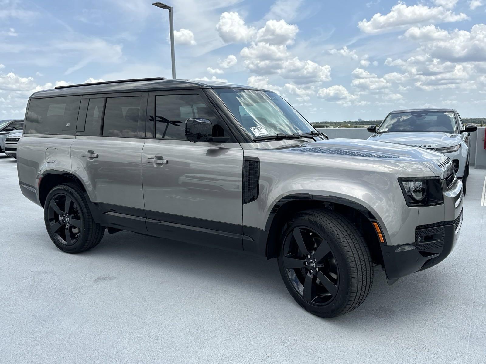 2024 Defender Vehicle Photo in AUSTIN, TX 78717