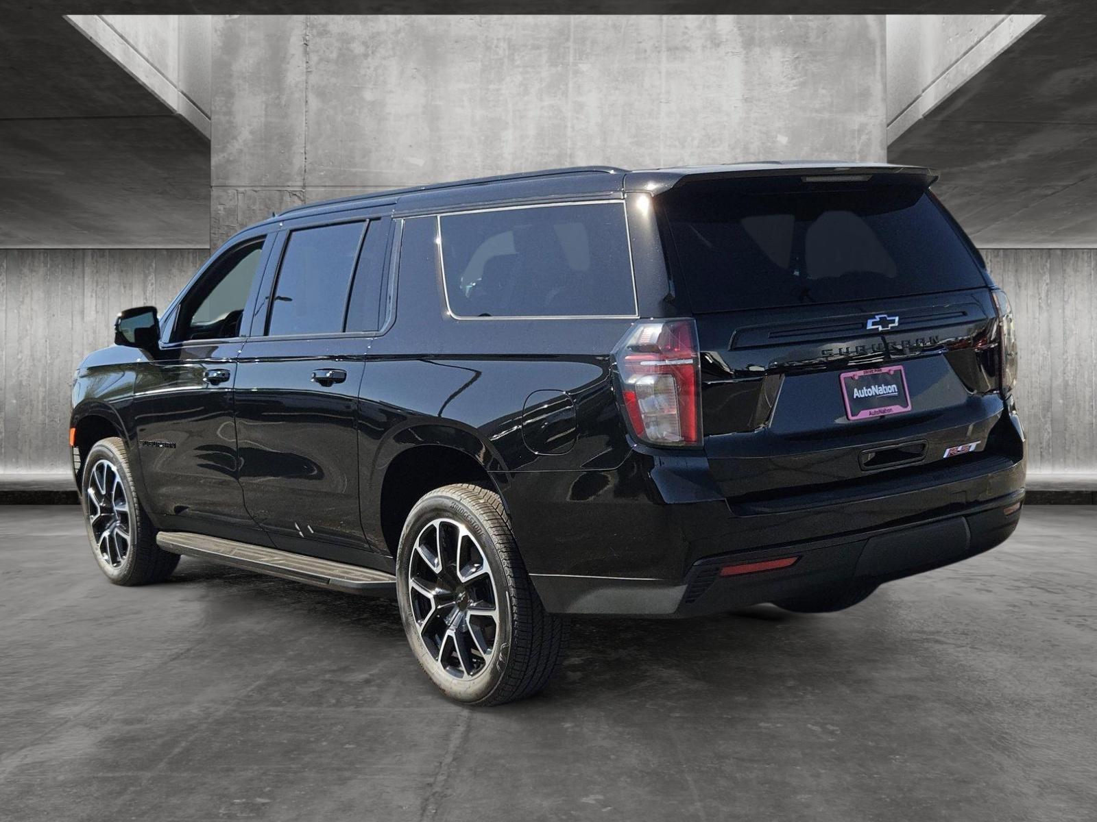 2024 Chevrolet Suburban Vehicle Photo in PEORIA, AZ 85382-3715