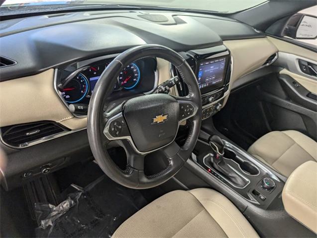 2022 Chevrolet Traverse Vehicle Photo in ENGLEWOOD, CO 80113-6708