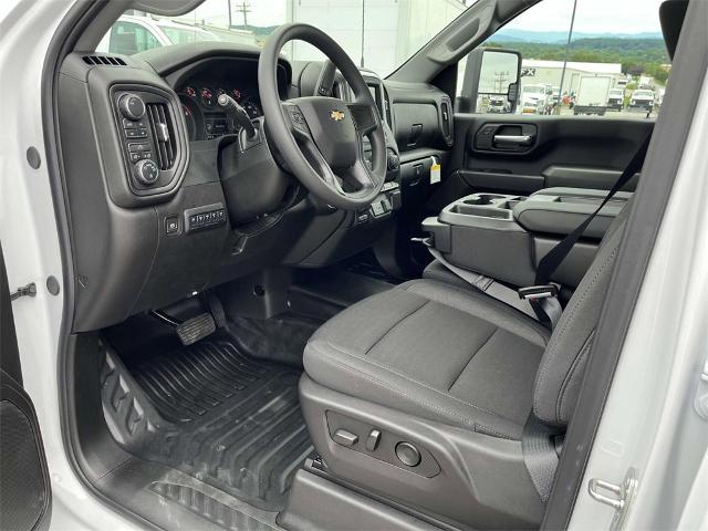 2024 Chevrolet Silverado 2500 HD Vehicle Photo in ALCOA, TN 37701-3235