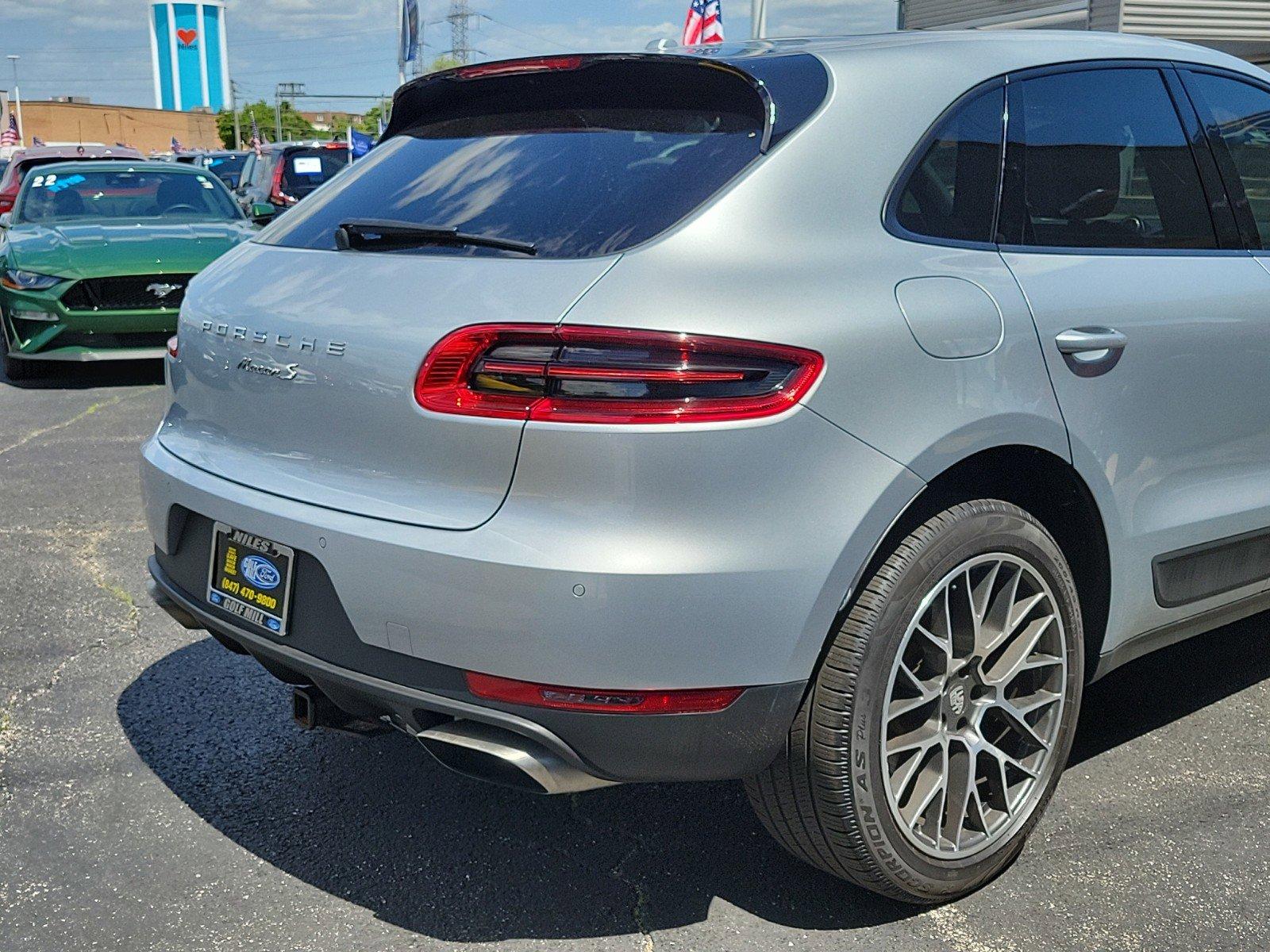 2018 Porsche Macan Vehicle Photo in Plainfield, IL 60586