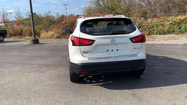 2018 Nissan Rogue Sport Vehicle Photo in MOON TOWNSHIP, PA 15108-2571