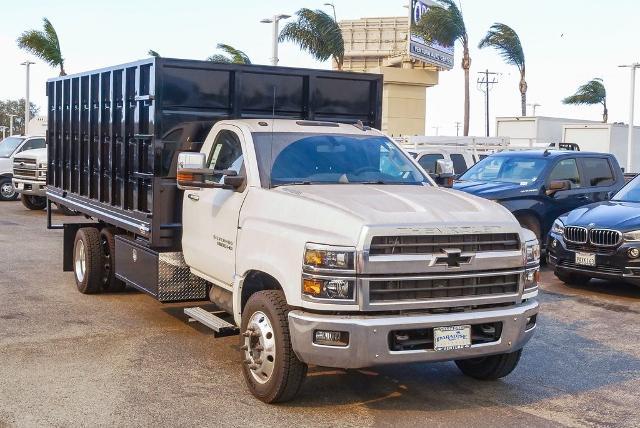 2023 Chevrolet Silverado Chassis Cab Vehicle Photo in VENTURA, CA 93003-8585