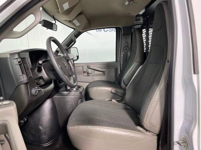 2022 Chevrolet Express Cargo 2500 Vehicle Photo in BROCKTON, MA 02301-7113