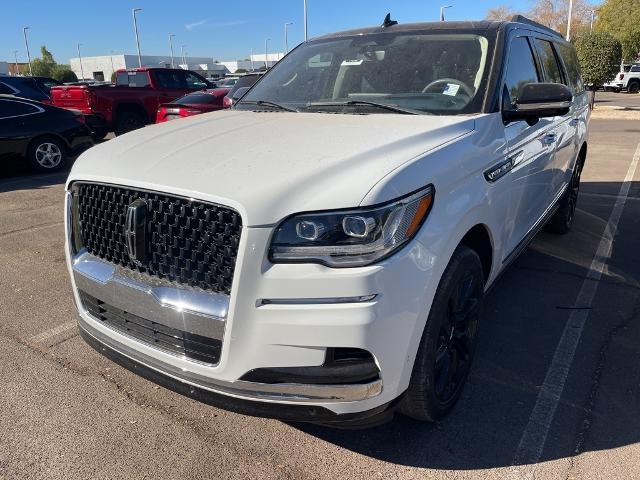 2022 Lincoln Navigator L Vehicle Photo in GOODYEAR, AZ 85338-1310