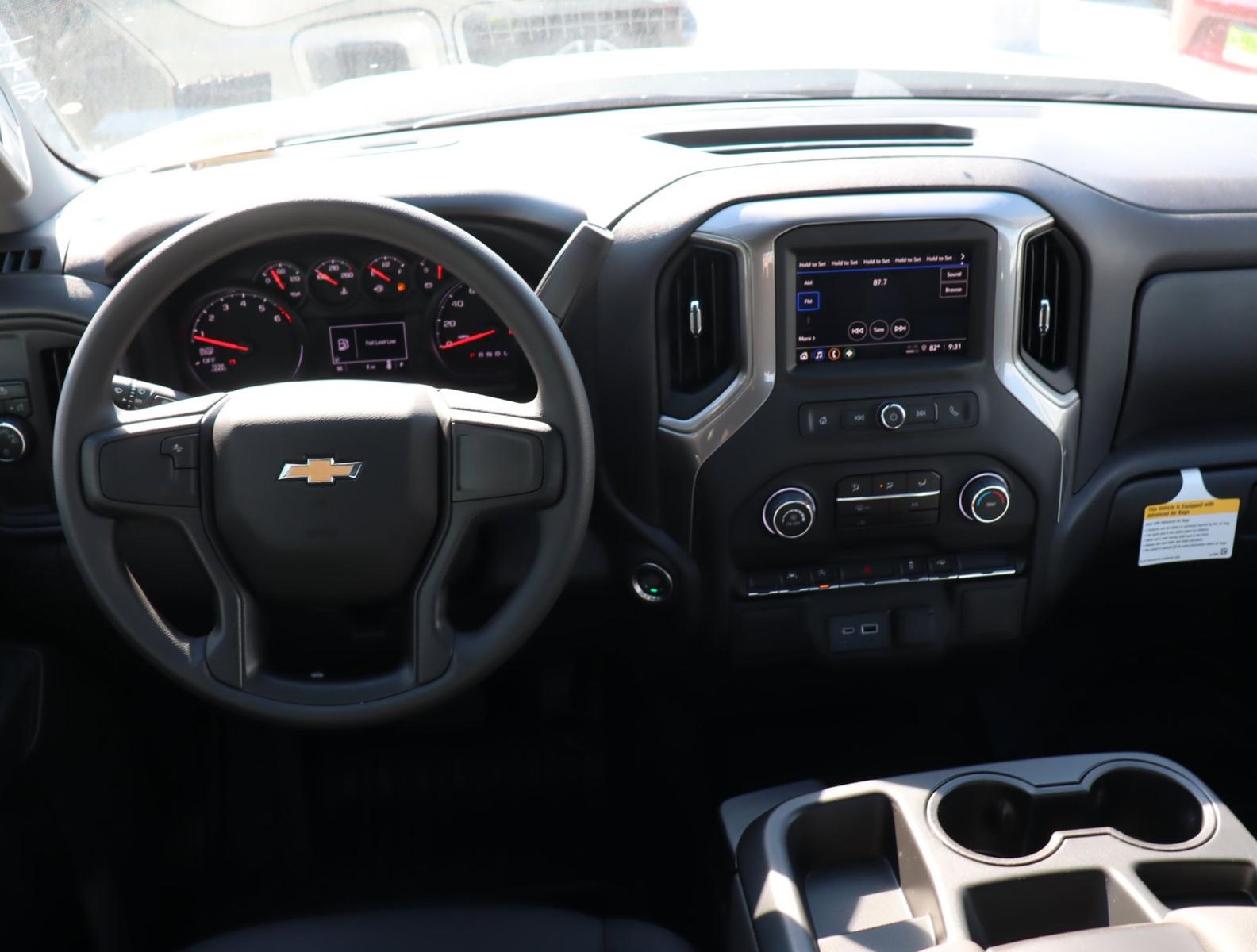 2024 Chevrolet Silverado 1500 Vehicle Photo in LOS ANGELES, CA 90007-3794