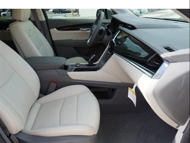 2025 Cadillac XT6 Vehicle Photo in TAMPA, FL 33612-3404