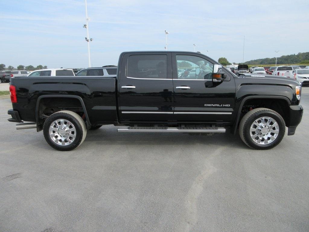 Used 2018 GMC Sierra 2500 Denali HD Denali with VIN 1GT12UEY0JF189025 for sale in Collinsville, IL