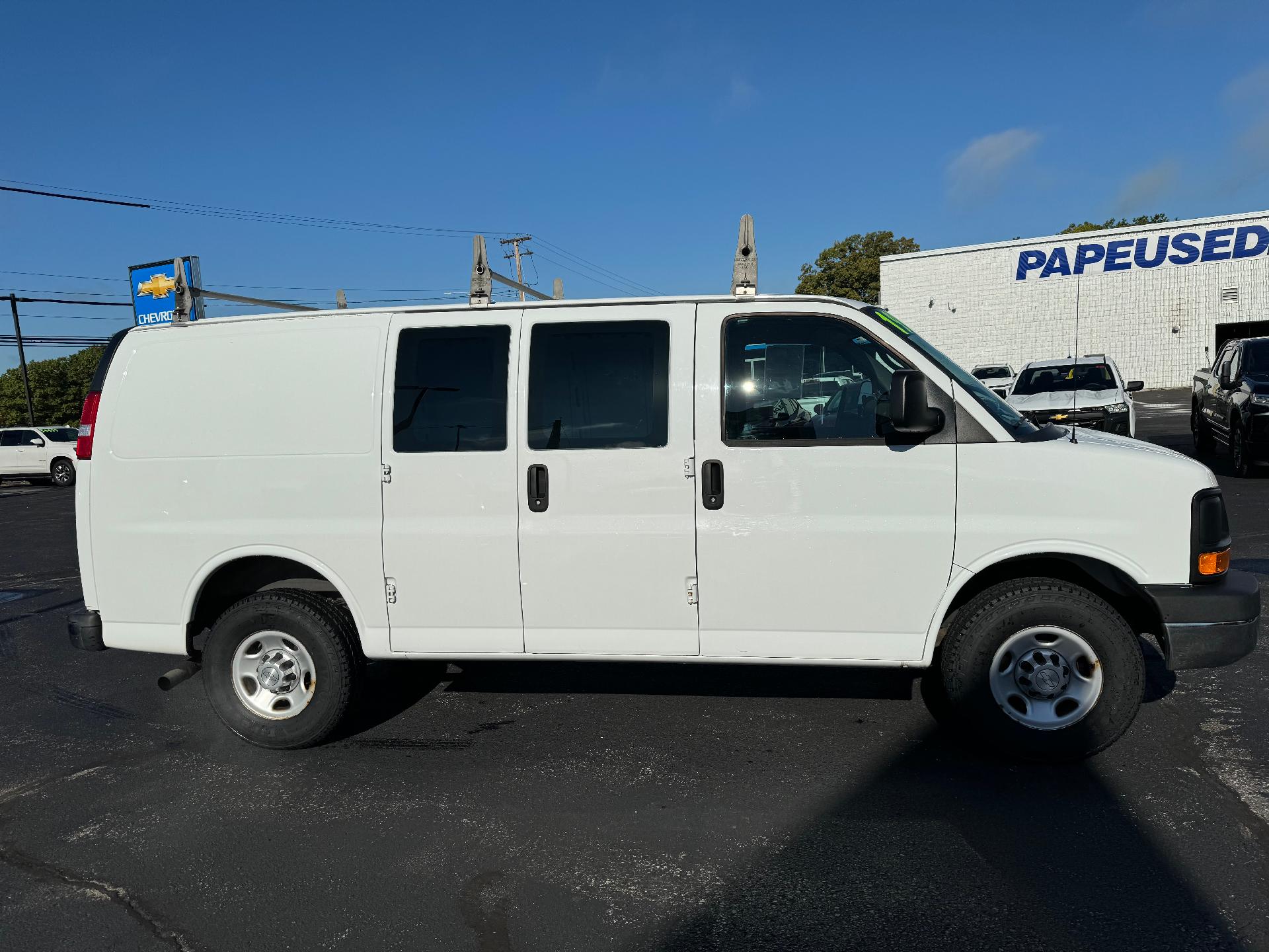 2015 Chevrolet Express Cargo Van Vehicle Photo in SOUTH PORTLAND, ME 04106-1997