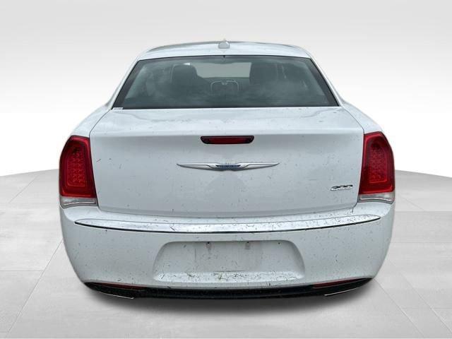 2020 Chrysler 300 Vehicle Photo in MEDINA, OH 44256-9631