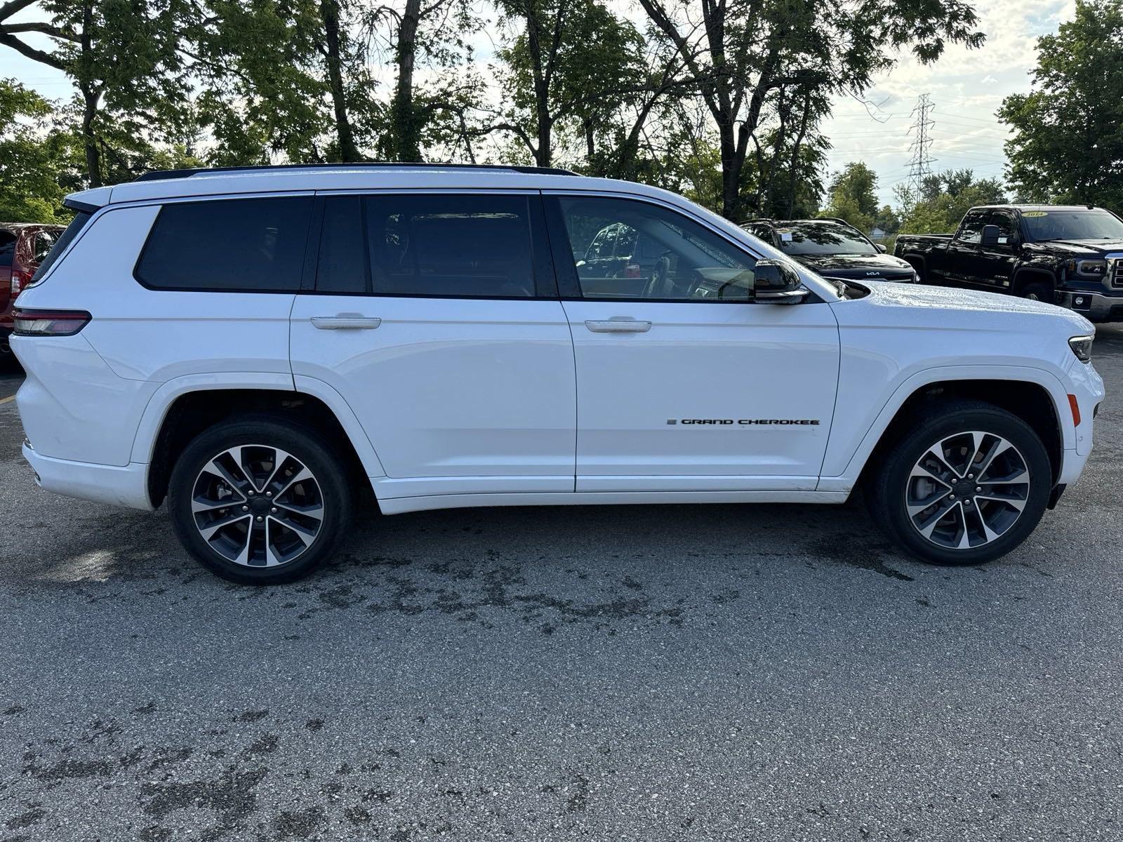 2023 Jeep Grand Cherokee L Vehicle Photo in Marion, IA 52302