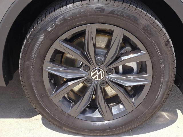 2024 Volkswagen Tiguan Vehicle Photo in Weatherford, TX 76087