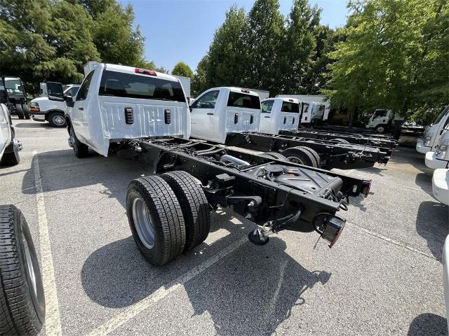 2024 Chevrolet Silverado 3500 HD Chassis Cab Vehicle Photo in ALCOA, TN 37701-3235