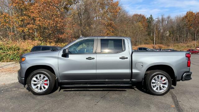 2021 Chevrolet Silverado 1500 Vehicle Photo in MOON TOWNSHIP, PA 15108-2571