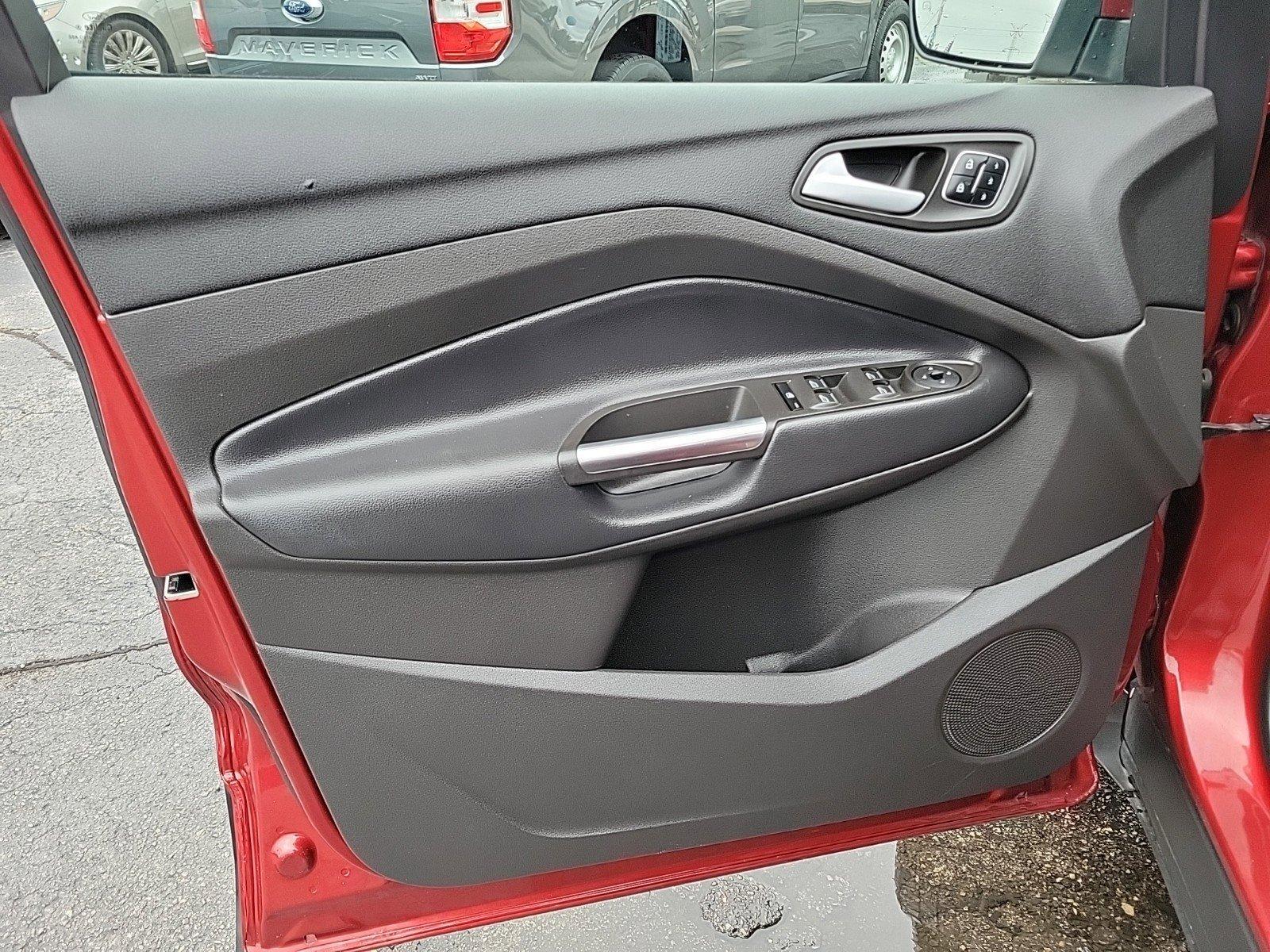 2019 Ford Escape Vehicle Photo in Saint Charles, IL 60174