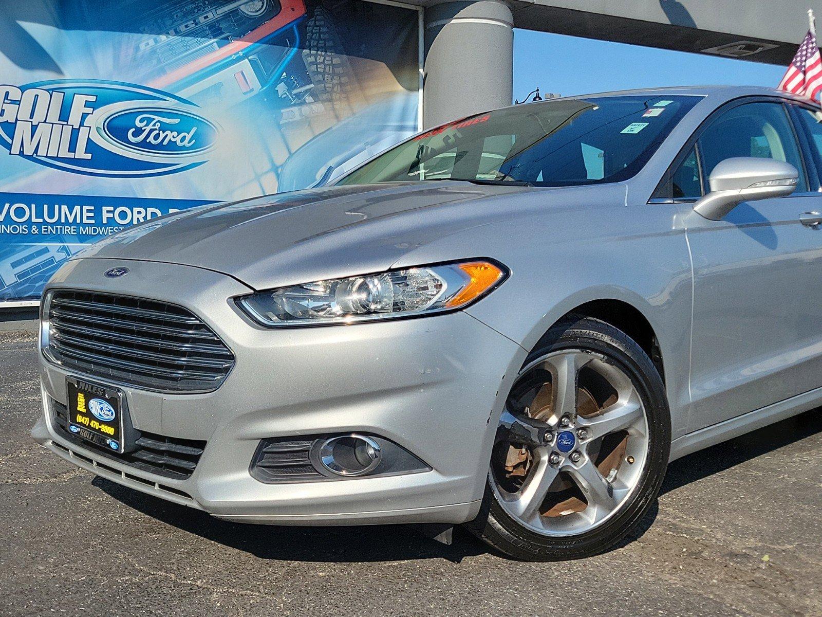 2013 Ford Fusion Vehicle Photo in Saint Charles, IL 60174