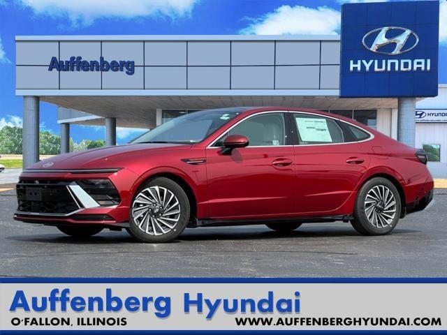 2024 Hyundai SONATA Hybrid Vehicle Photo in O'Fallon, IL 62269