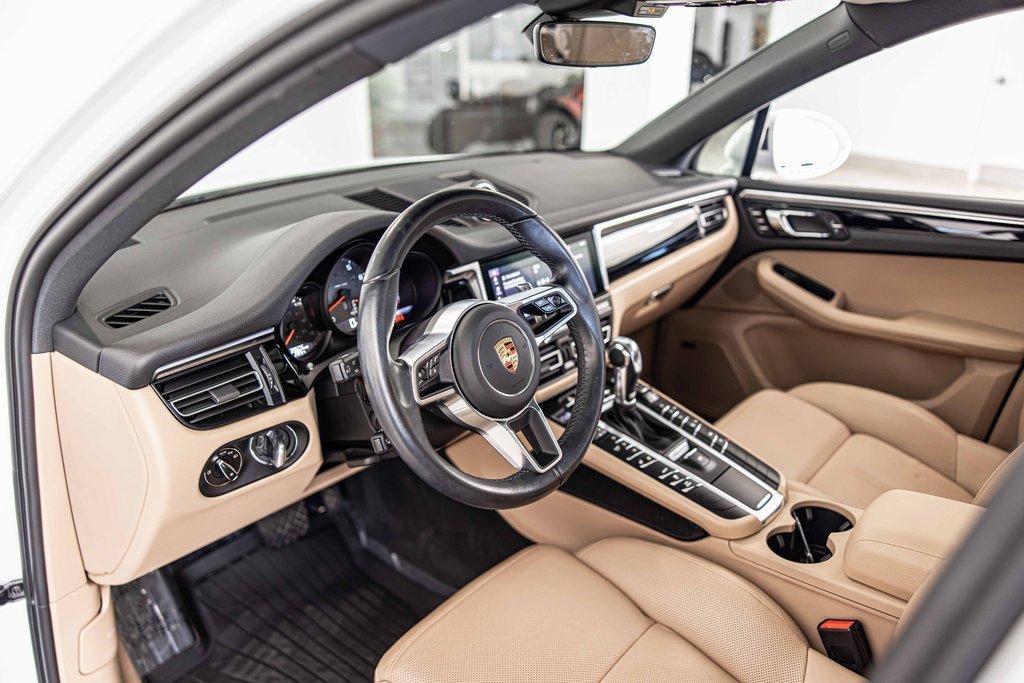 2021 Porsche Macan Vehicle Photo in Saint Charles, IL 60174