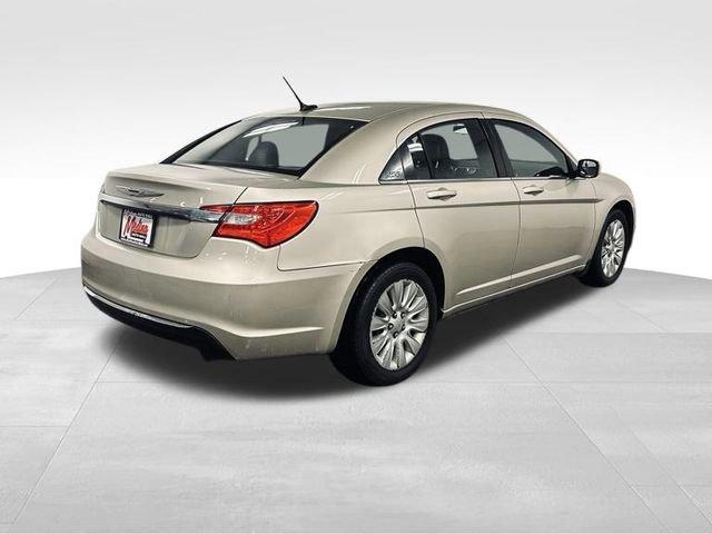 2013 Chrysler 200 Vehicle Photo in MEDINA, OH 44256-9631