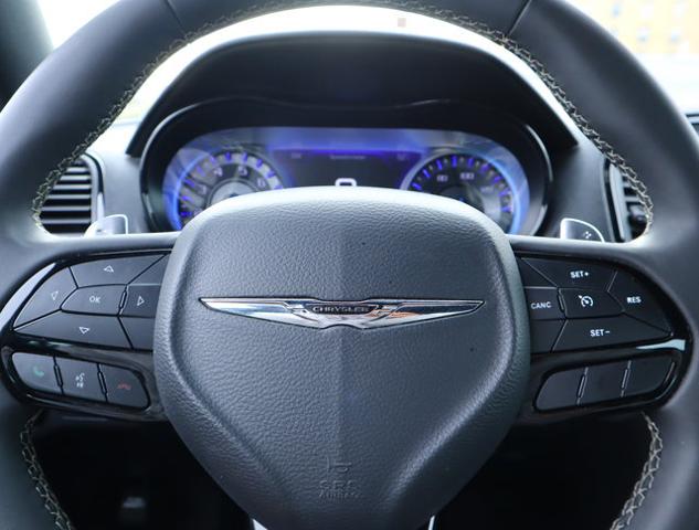 2022 Chrysler 300 Vehicle Photo in DETROIT, MI 48207-4102