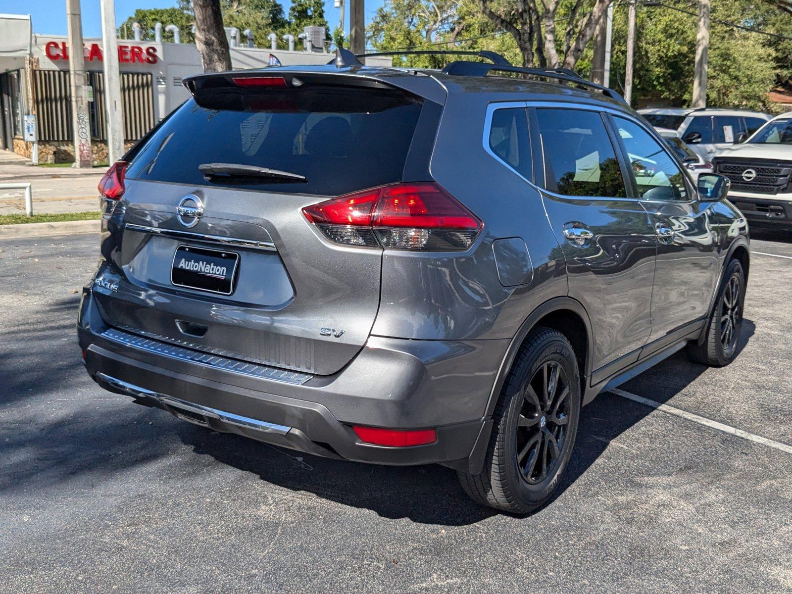 2017 Nissan Rogue Vehicle Photo in Miami, FL 33135