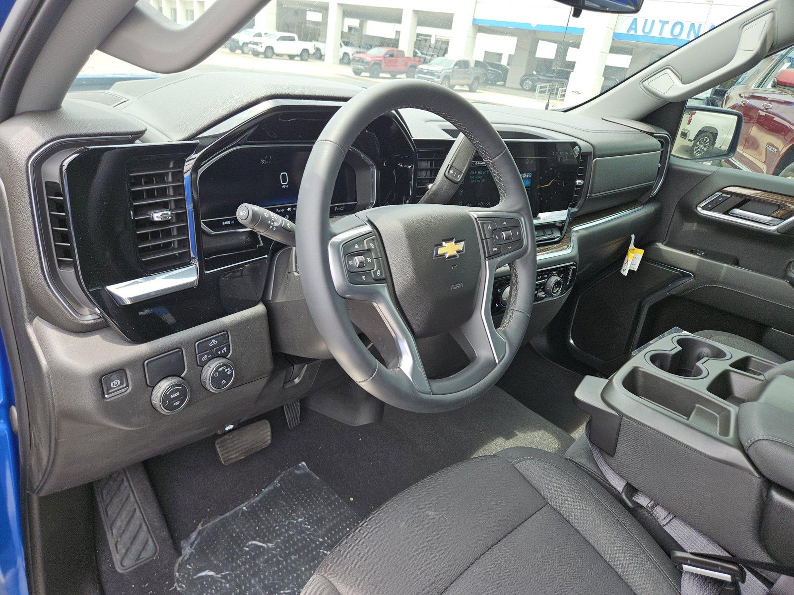 2024 Chevrolet Silverado 1500 Vehicle Photo in NORTH RICHLAND HILLS, TX 76180-7199