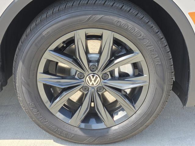 2024 Volkswagen Tiguan Vehicle Photo in Weatherford, TX 76087