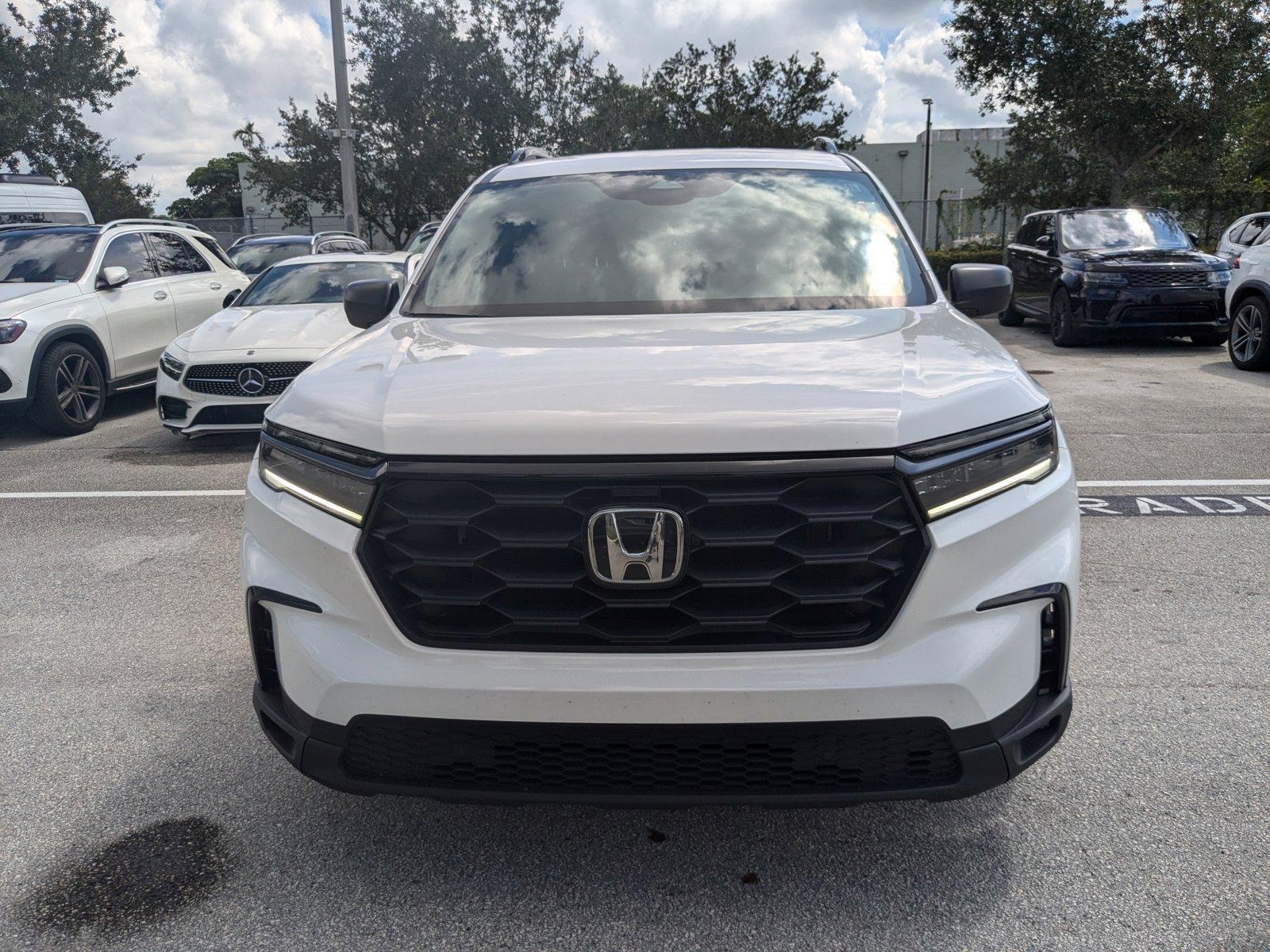 2023 Honda Pilot Vehicle Photo in Miami, FL 33169