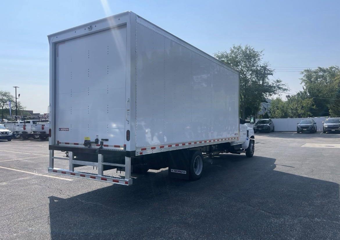 2022 Chevrolet Silverado Chassis Cab Vehicle Photo in Plainfield, IL 60586