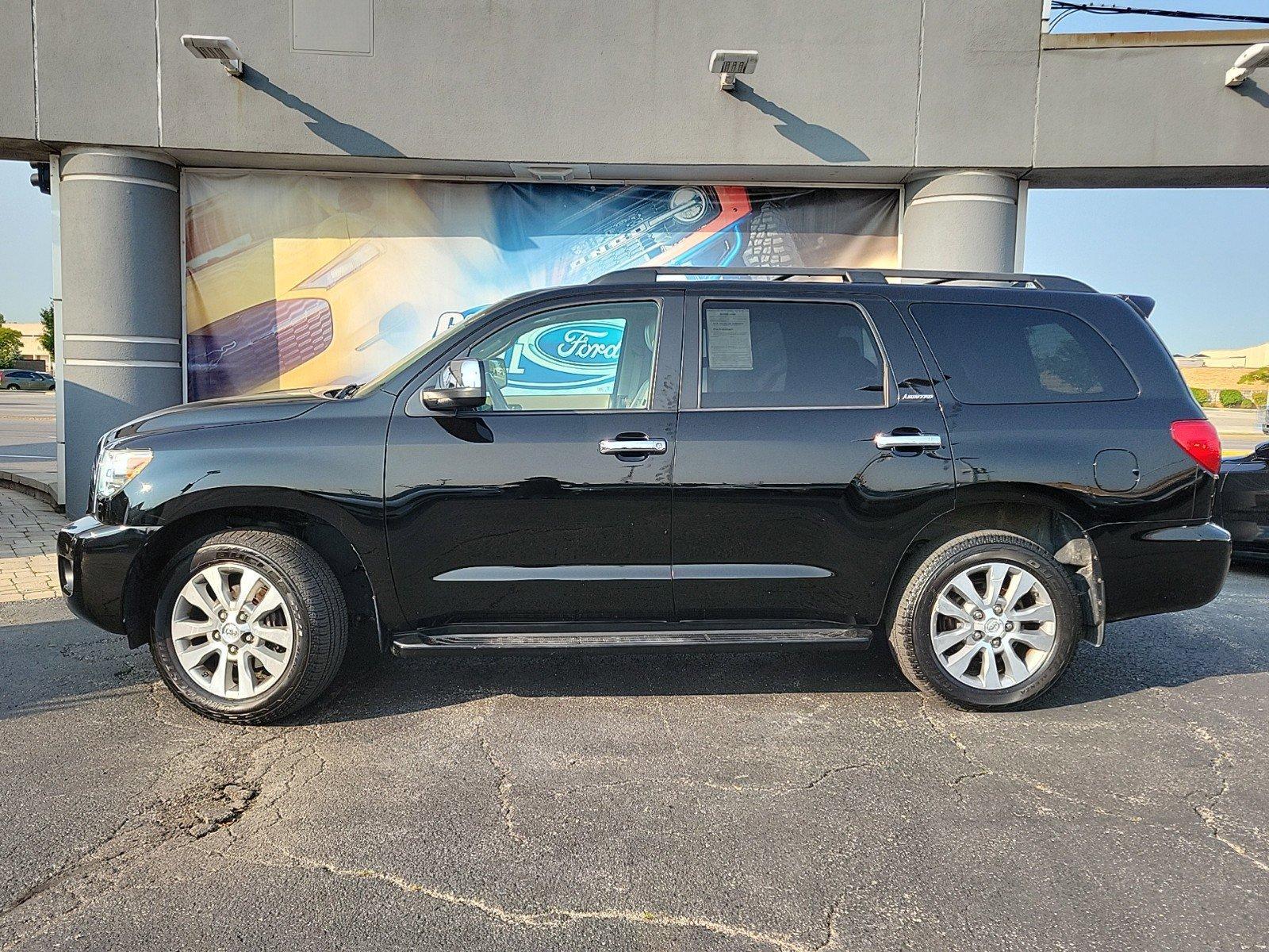 2014 Toyota Sequoia Vehicle Photo in Saint Charles, IL 60174