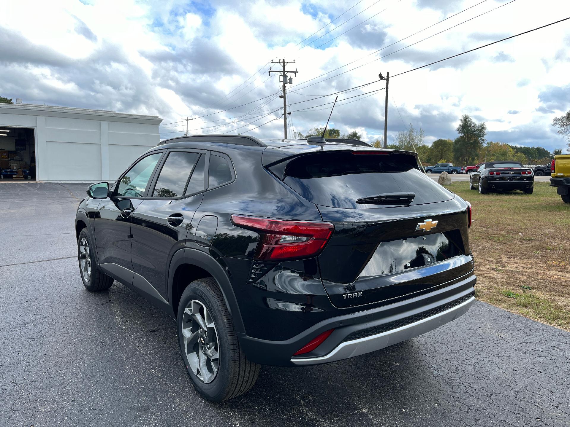 2025 Chevrolet Trax Vehicle Photo in CLARE, MI 48617-9414