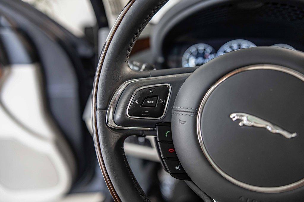 2019 Jaguar XJ Vehicle Photo in Plainfield, IL 60586