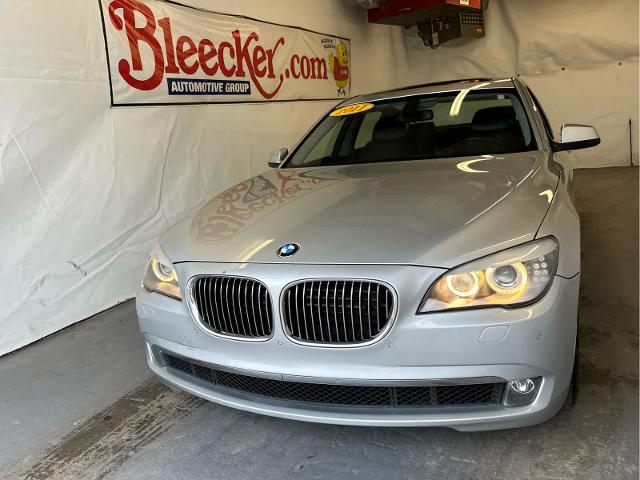 2011 BMW 7 Series Vehicle Photo in RED SPRINGS, NC 28377-1640