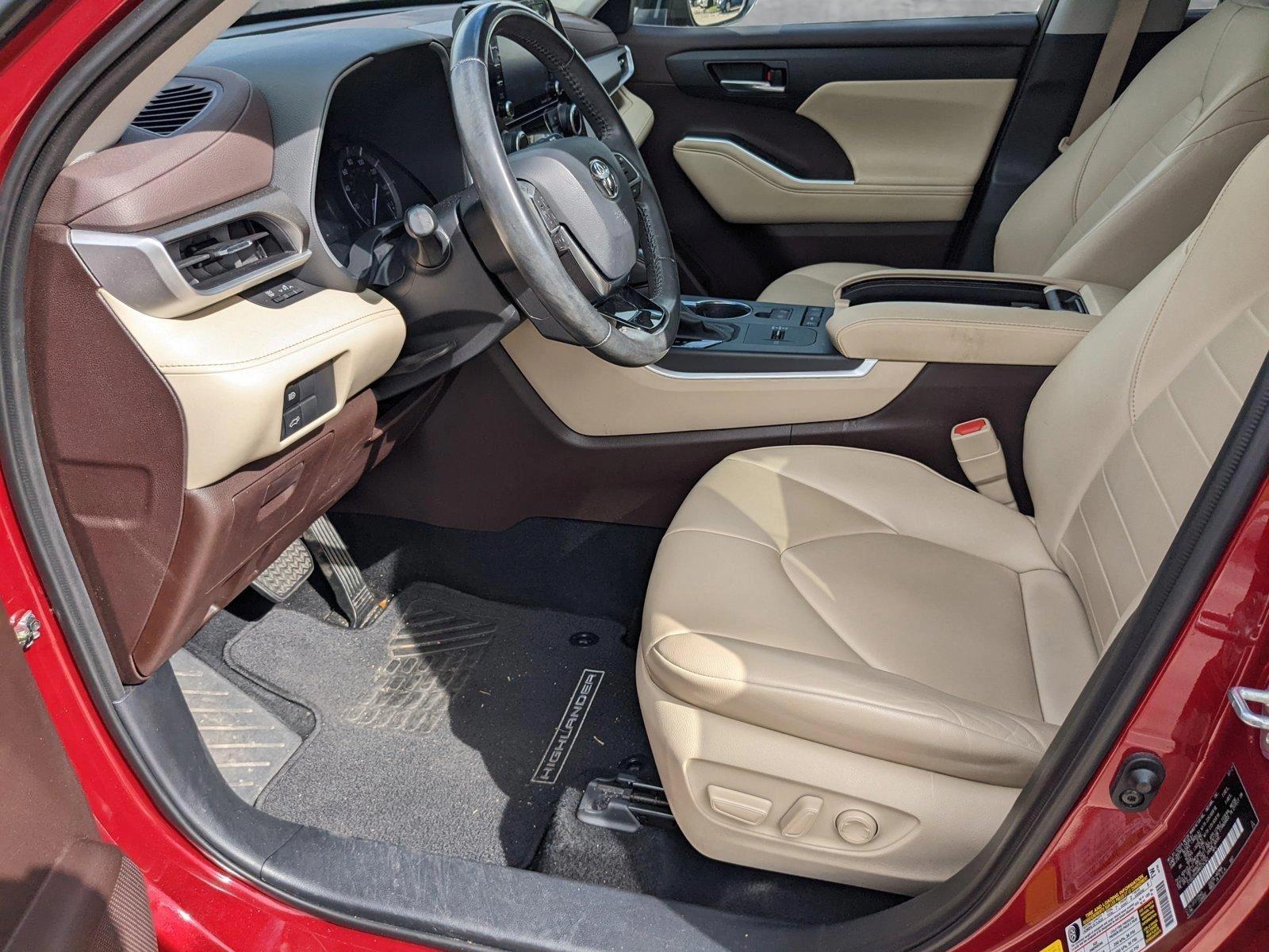 2021 Toyota Highlander Vehicle Photo in Davie, FL 33331