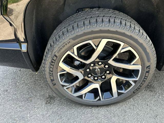 2024 Chevrolet Silverado EV Vehicle Photo in GREELEY, CO 80634-4125