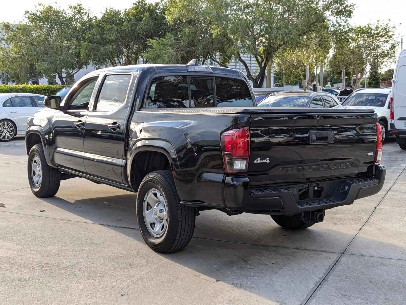 2022 Toyota Tacoma 4WD Vehicle Photo in Pembroke Pines , FL 33027