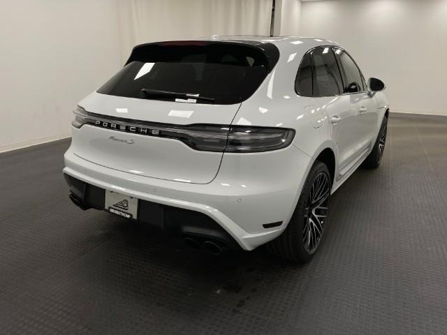 2022 Porsche Macan Vehicle Photo in Appleton, WI 54913