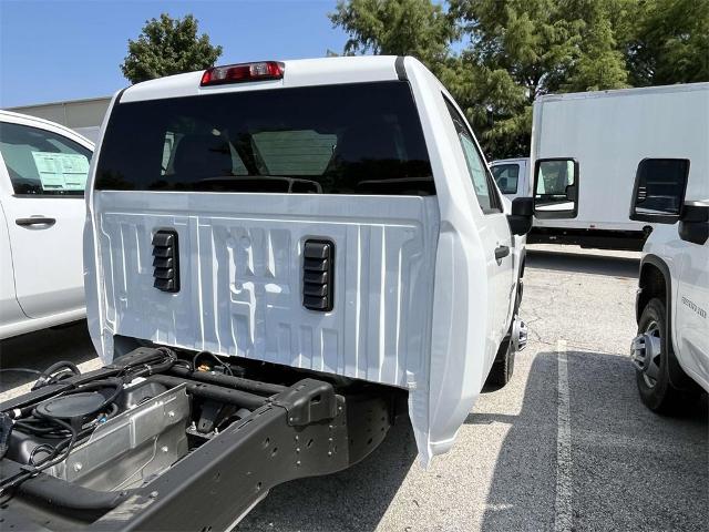 2024 Chevrolet Silverado 3500 HD Chassis Cab Vehicle Photo in ALCOA, TN 37701-3235