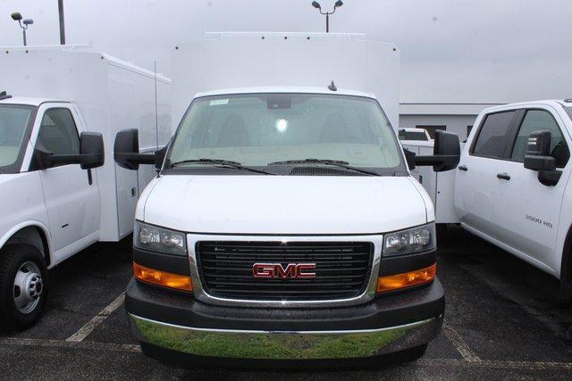 2024 GMC Savana Cutaway 3500 Vehicle Photo in SAINT CLAIRSVILLE, OH 43950-8512