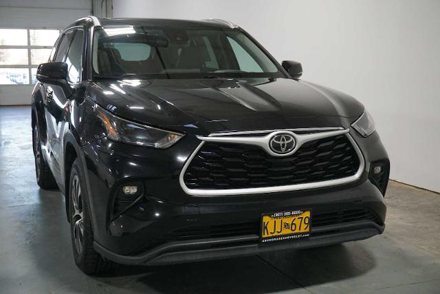 2022 Toyota Highlander Vehicle Photo in ANCHORAGE, AK 99515-2026