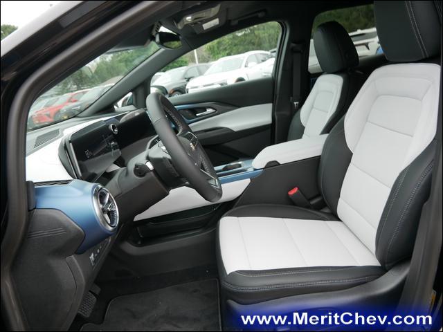 2024 Chevrolet Equinox EV Vehicle Photo in MAPLEWOOD, MN 55119-4794