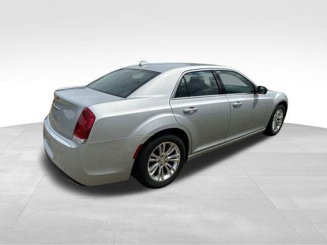 2020 Chrysler 300 Vehicle Photo in MEDINA, OH 44256-9631